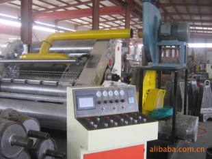 紙箱設(shè)備單面瓦楞紙板生產(chǎn)線與紙板復合生產(chǎn)線解析